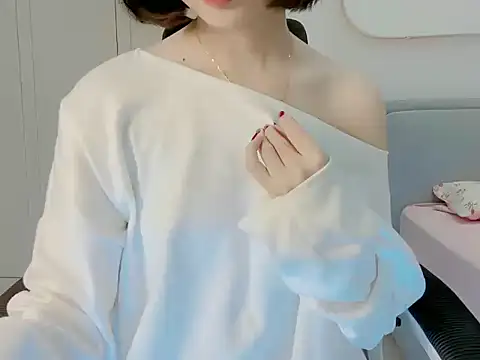 ggLovee online show from 8, 10, 2025