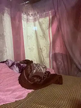 PhanHaa online show from 4, 12, 2025