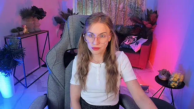 VanessaMates online show from 6, 10, 2025