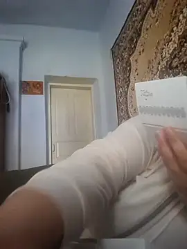 Snapshot of JillOKissx chatting on 18, 10, 2025 JillOKissx online show from 18, 10, 2025