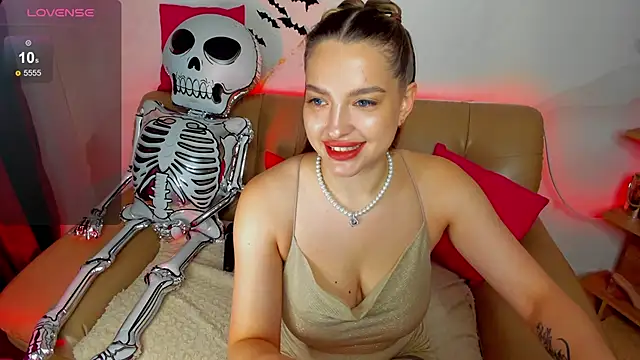 Emma  Ross online show from 27, 10, 2025