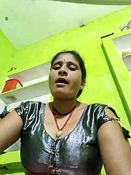 Snapshot of Hot-piuy chatting on 4, 11, 2025 Hot-piuy online show from 4, 11, 2025