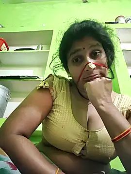 Snapshot of Hot-piuy chatting on 1, 11, 2025 Hot-piuy online show from 1, 11, 2025