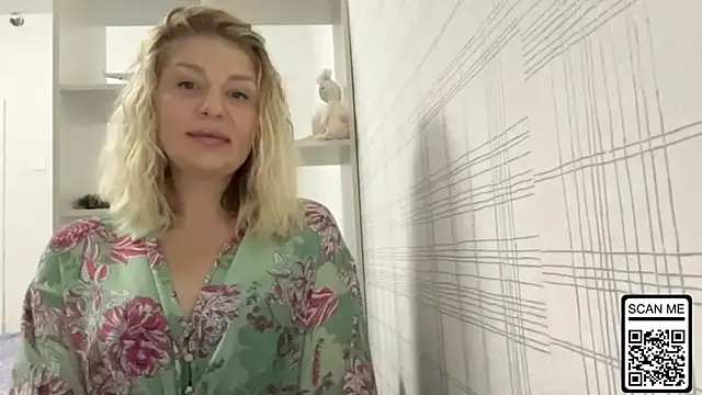 Blondie xoxoxo online show from 8, 11, 2025