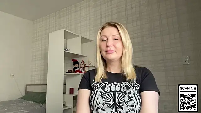 Blondie xoxoxo online show from 7, 3, 2026