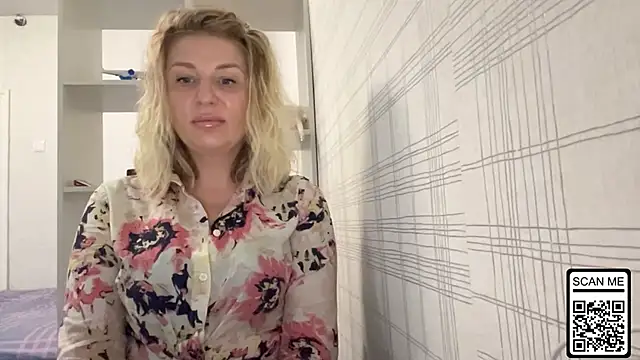 Blondie xoxoxo online show from 27, 10, 2025