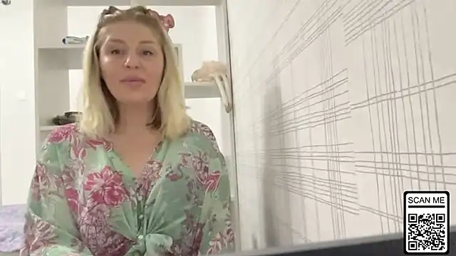 Blondie xoxoxo online show from 11, 11, 2025