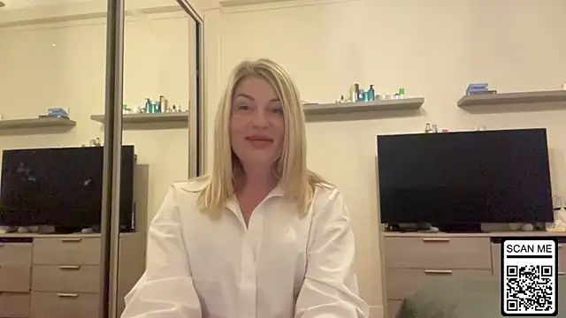 Snapshot of Blondie_xoxoxo chatting on 15, 5, 2026 Blondie xoxoxo online show from 15, 5, 2026