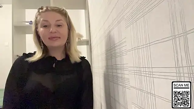 Blondie xoxoxo online show from 1, 11, 2025