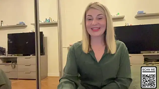 Snapshot of Blondie_xoxoxo chatting on 11, 5, 2026 Blondie xoxoxo online show from 11, 5, 2026