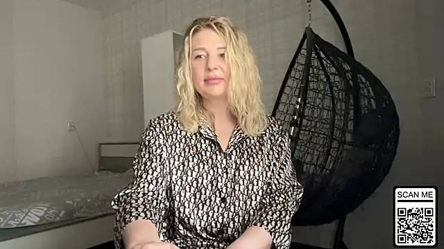 Snapshot of Blondie_xoxoxo chatting on 26, 5, 2026 Blondie xoxoxo online show from 26, 5, 2026
