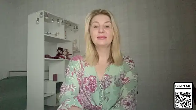 Blondie xoxoxo online show from 3, 2, 2026