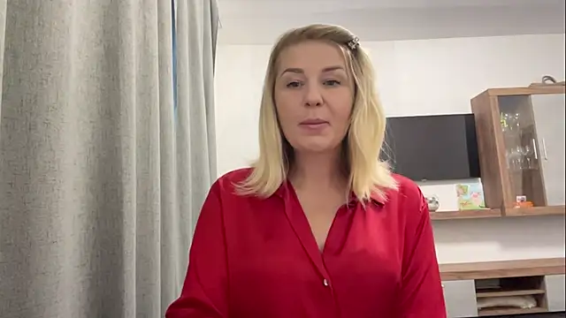 Blondie xoxoxo online show from 18, 9, 2025