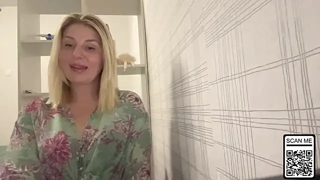 Blondie xoxoxo online show from 31, 10, 2025