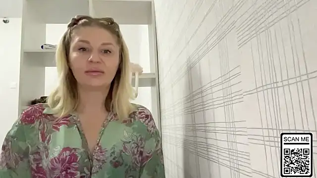 Blondie xoxoxo online show from 13, 11, 2025