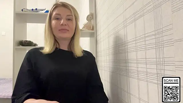 Blondie xoxoxo online show from 4, 12, 2025