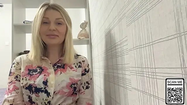 Blondie xoxoxo online show from 10, 11, 2025