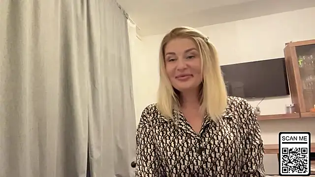 Blondie xoxoxo online show from 11, 10, 2025