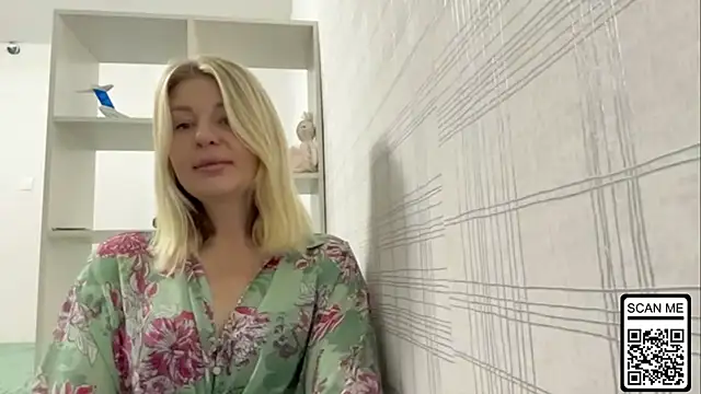 Blondie xoxoxo online show from 16, 10, 2025