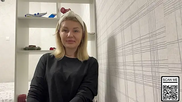 Blondie xoxoxo online show from 25, 11, 2025