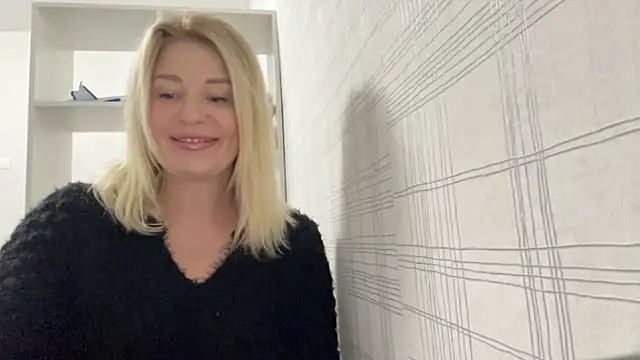 Blondie xoxoxo online show from 26, 9, 2025