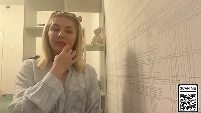 Blondie xoxoxo online show from 17, 11, 2025