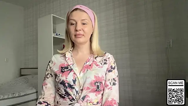 Blondie xoxoxo online show from 26, 11, 2025