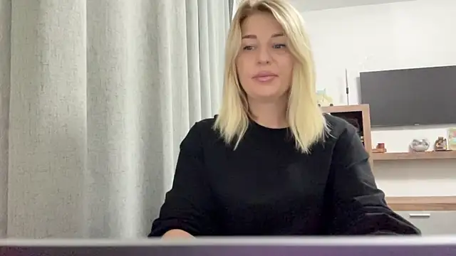 Blondie xoxoxo online show from 9, 9, 2025