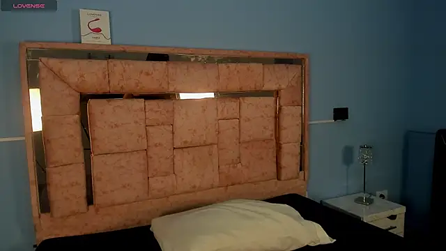 LICKY LOV online show from 7, 11, 2025