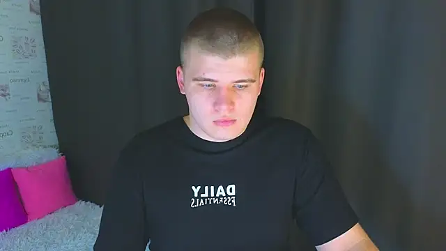 kittenmurr online show from 7, 10, 2025