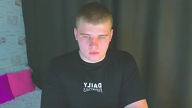 kittenmurr online show from 8, 10, 2025