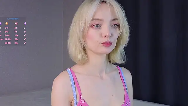 Snapshot of ShizukaBlanche chatting on 7, 11, 2025 ShizukaBlanche online show from 7, 11, 2025