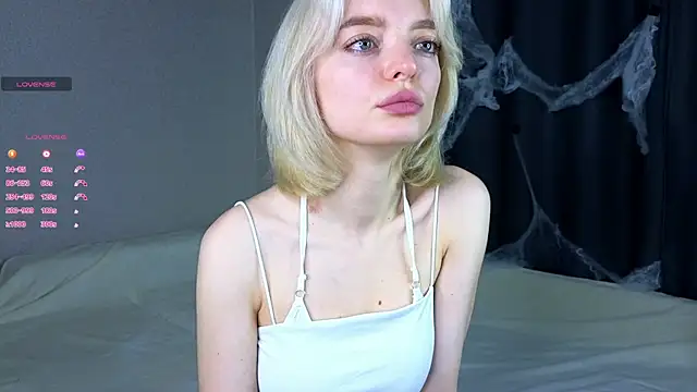 Snapshot of ShizukaBlanche chatting on 1, 11, 2025 ShizukaBlanche online show from 1, 11, 2025