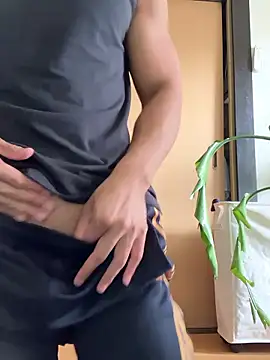 masucle216 online show from 10, 10, 2025