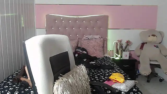 patty squirt  online show from 16, 3, 2025