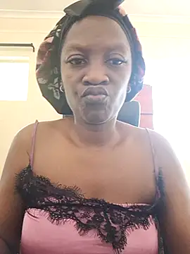 Snapshot of Yummychoklit chatting on 16, 10, 2025 Yummychoklit online show from 16, 10, 2025