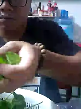 Snapshot of ANonngDan79 chatting on 4, 10, 2025 ANonngDan79 online show from 4, 10, 2025