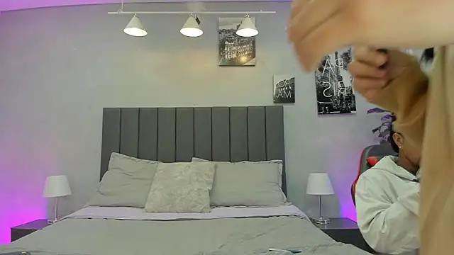 violet and myers online show from 22, 10, 2025