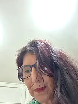 Snapshot of swity_foster chatting on 29, 4, 2026 swity foster online show from 29, 4, 2026