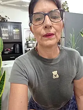 Snapshot of swity_foster chatting on 4, 6, 2026 swity foster online show from 4, 6, 2026