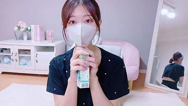 Yuna-ch online show from 9, 9, 2025