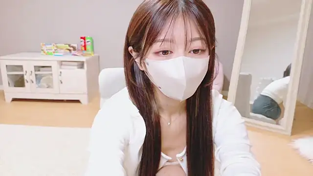 Yuna-ch online show from 29, 10, 2025