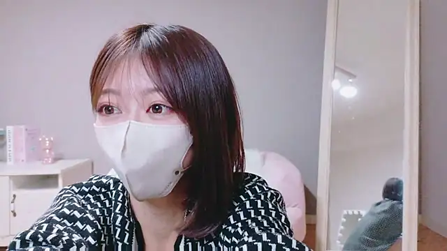 Yuna-ch online show from 9, 10, 2025