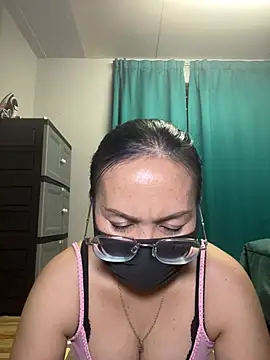 melyiaaa online show from 25, 4, 2026