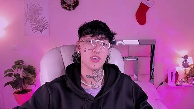 Luci Rose online show from 7, 1, 2026