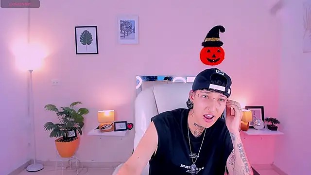 Luci Rose online show from 7, 10, 2025