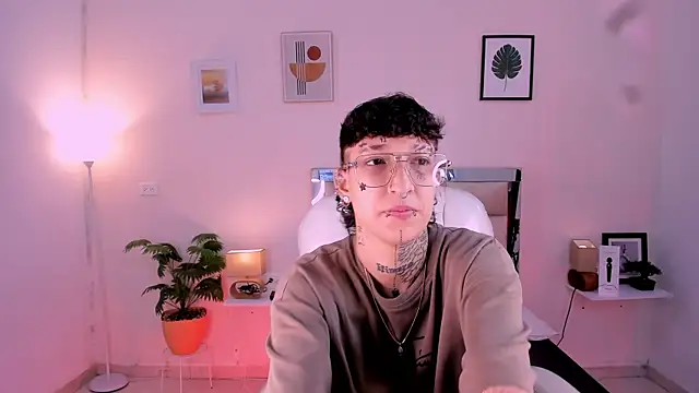 Luci Rose online show from 15, 11, 2025