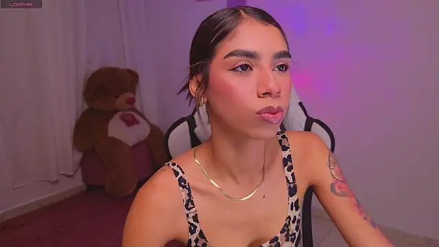 BrunetteAdams001 online show from 8, 2, 2026