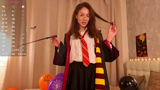 Snapshot of RenateRansone chatting on 31, 10, 2025 RenateRansone online show from 31, 10, 2025