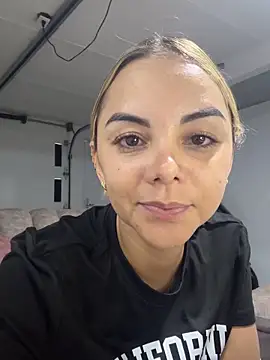 Ladydi000 online show from 15, 10, 2025